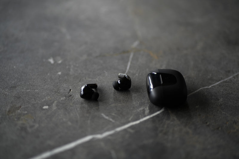 <p><strong>Hjemme</strong> - Fordyb dig i musikken – ren lyd uden forstyrrelser.</p>