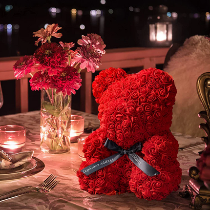 Rød Rose Bamse i flot indpakning - gaven der holder i mange år!